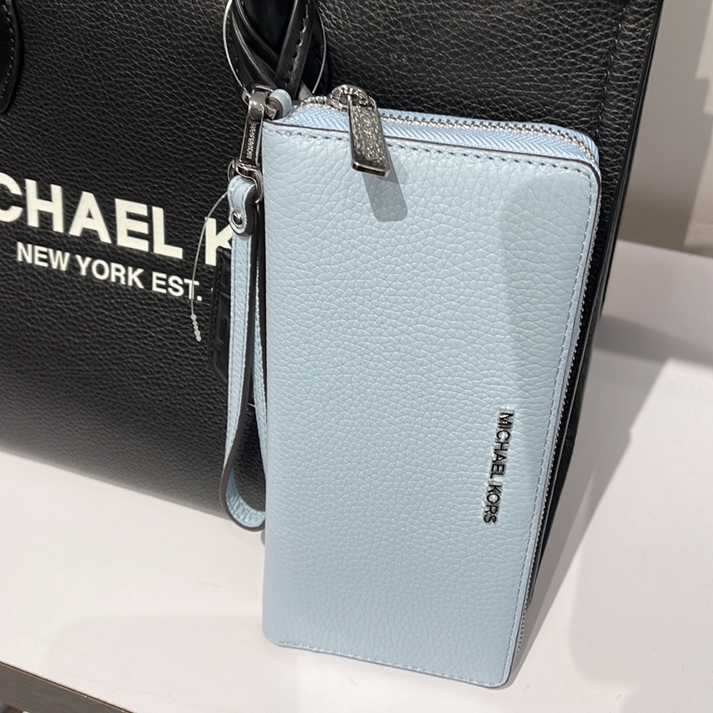Brand New with Tag authentic Michael Kors Jet Set Travel Large Trvl CONTINENTAL - Picture 15 of 16